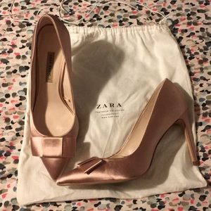 Rose gold pumps (size: 42)